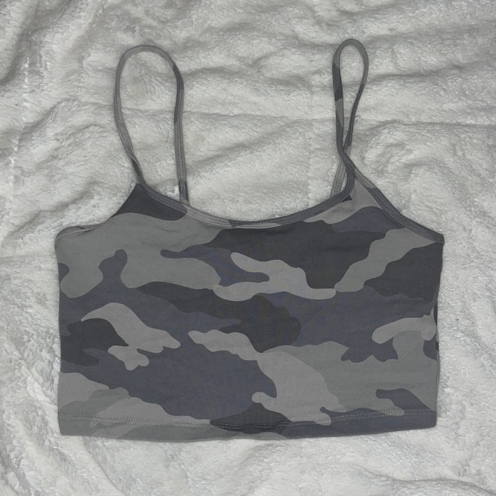 Forever 21 Gray Camouflage Crop Top